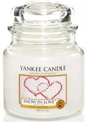 Yankee Candle Snow In Love Medium Jar Retail Box No warranty